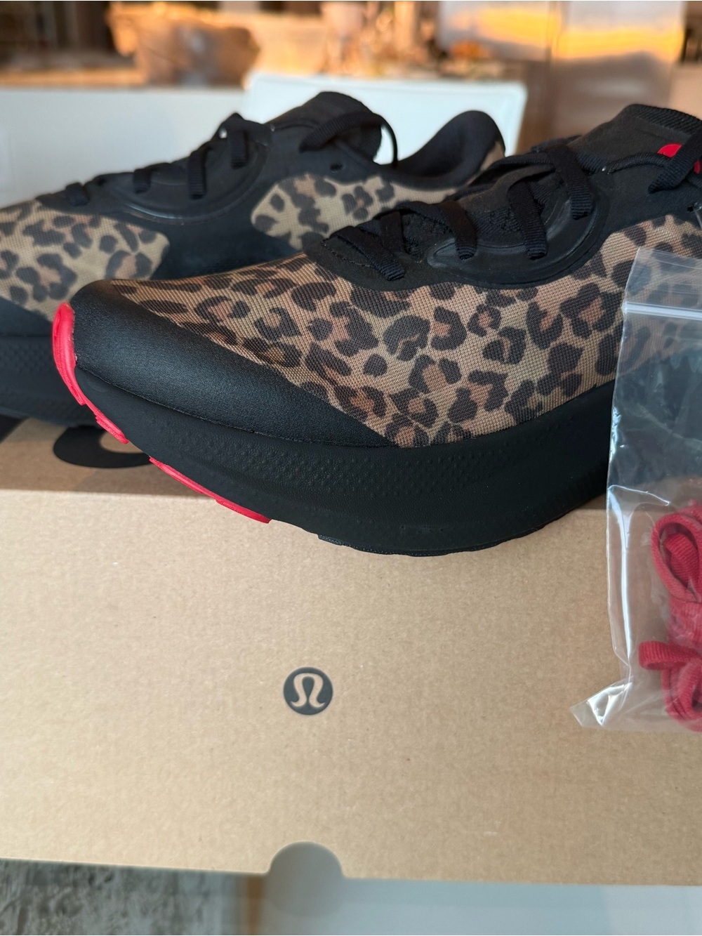 lululemon women’s split shift running shoe Leopard print - Black/Tan - Picture 2 of 8